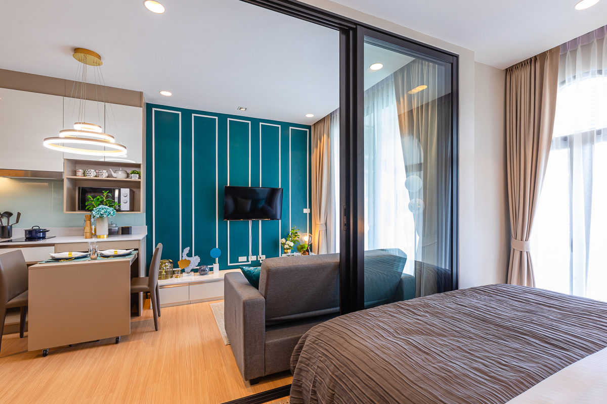  Palmetto Park Hotel & Residence, Karon Beach, Phuket
 